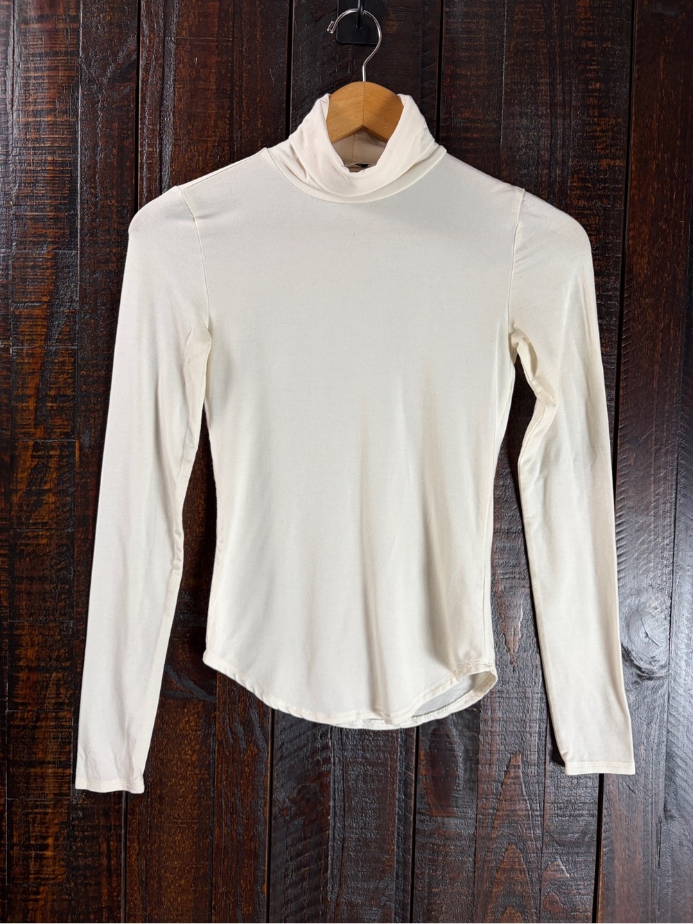 Babaton Women's Cream Long-Sleeve Turtleneck Top